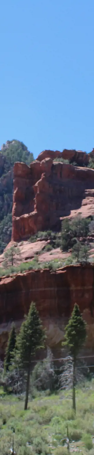 Erkunde den Oak Creek Canyon